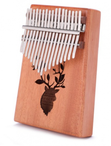 아펙토 17음계 디어 마호가니 칼림바 제품은 마호가니 원목을 사용하였고 바디 홀이 사슴모양으로 감성적인 디자인의 칼림바